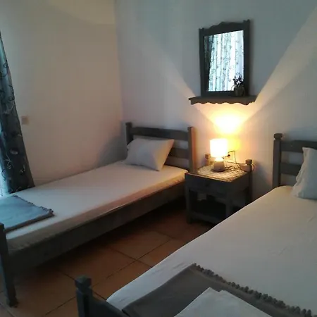 Aparthotel Frini 2